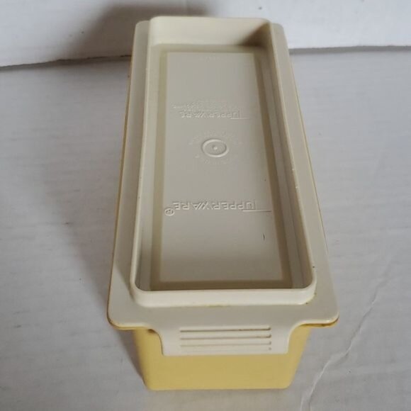 Vintage Tupperware Butter Dish Container Saver Mustard Gold Almond - Picture 10 of 16
